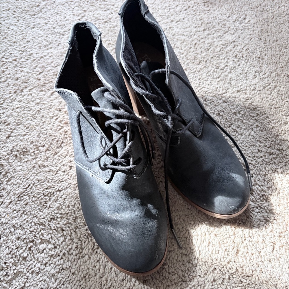 Toms Black Lace-Up Ankle Boots